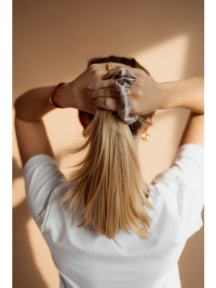 Hedvábná scrunchie taupe